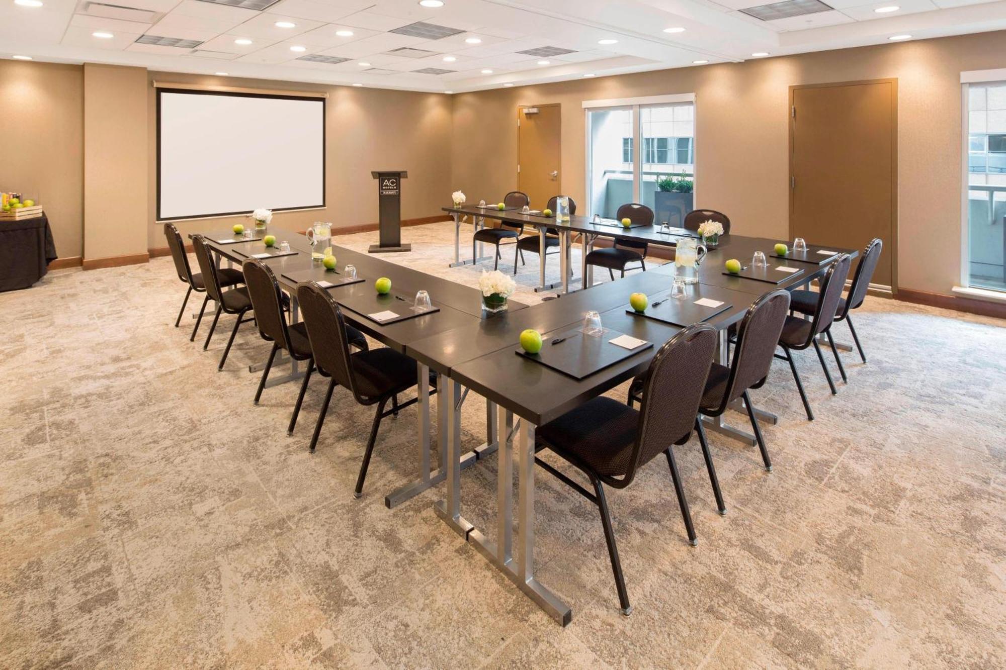 Ac Hotel Chicago Downtown Екстериор снимка